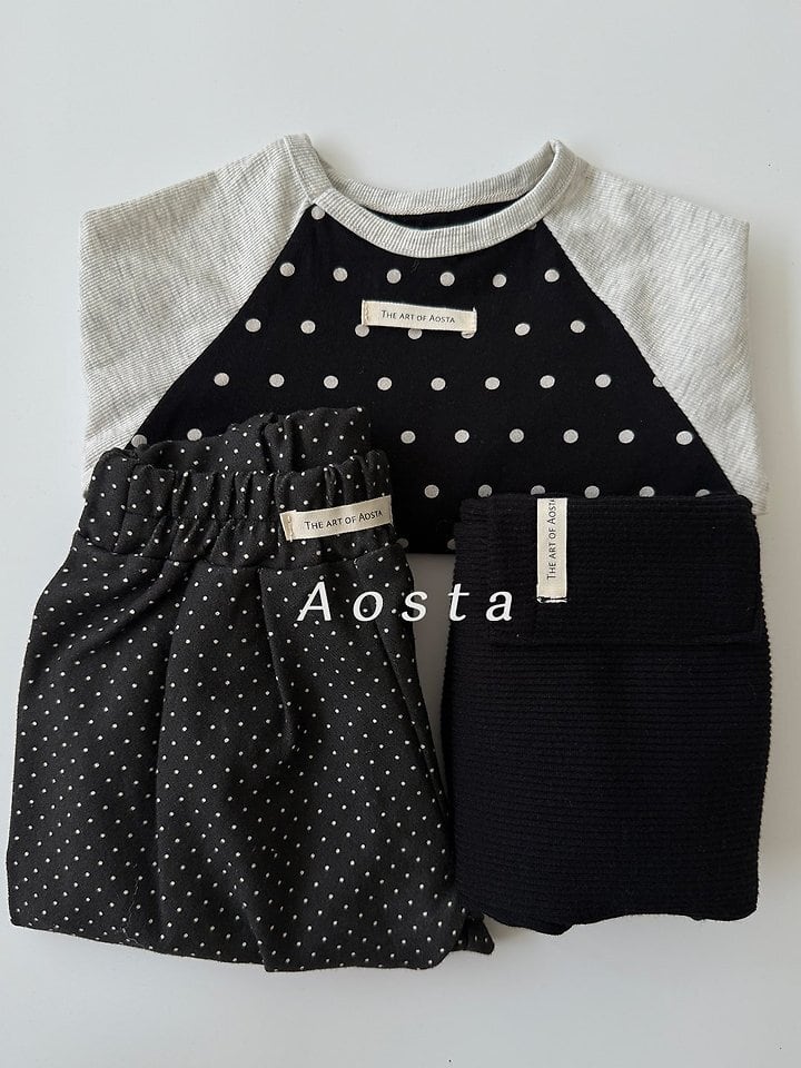 dot raglan T