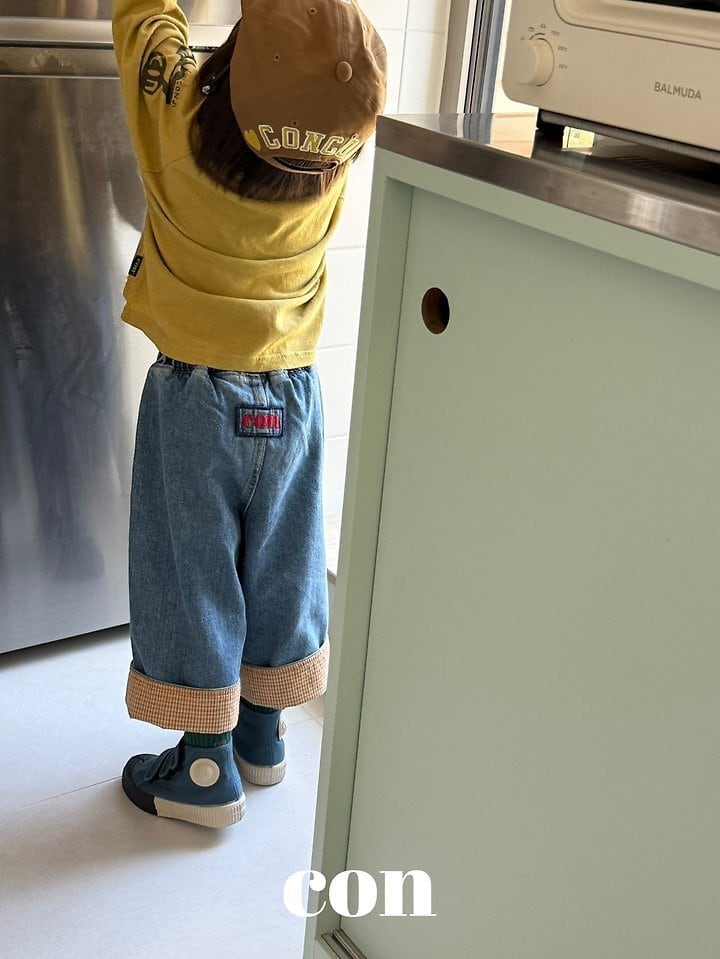 con wash roll-up denim