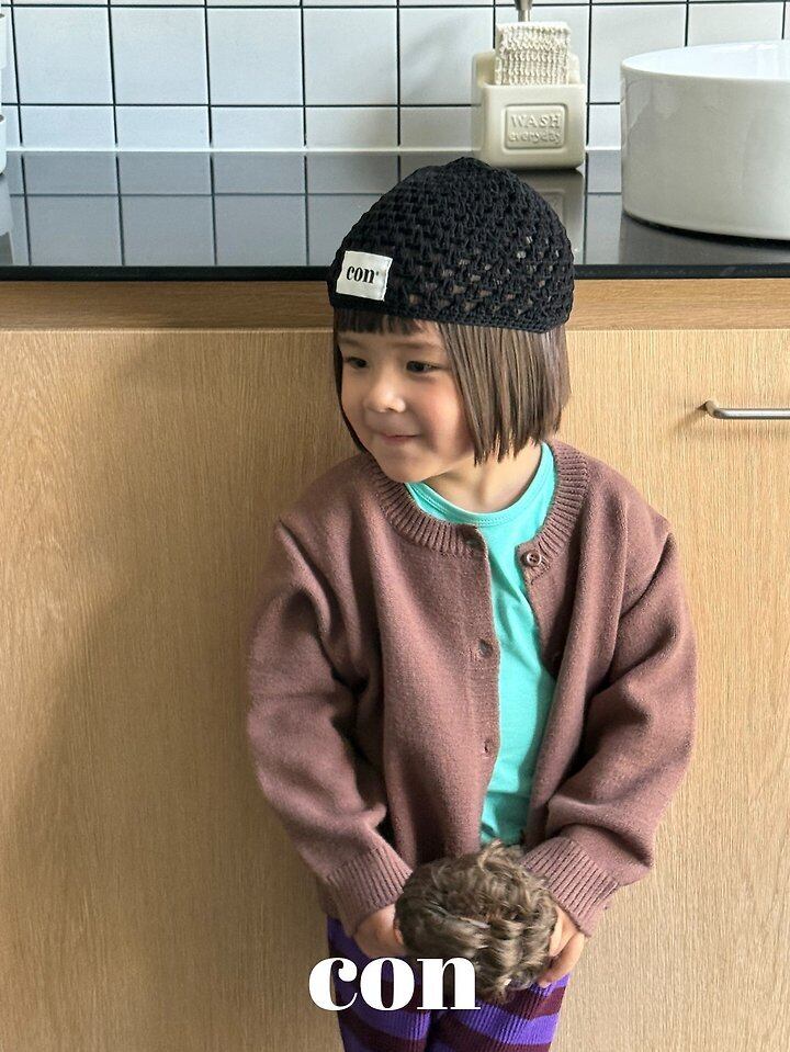 con beanie