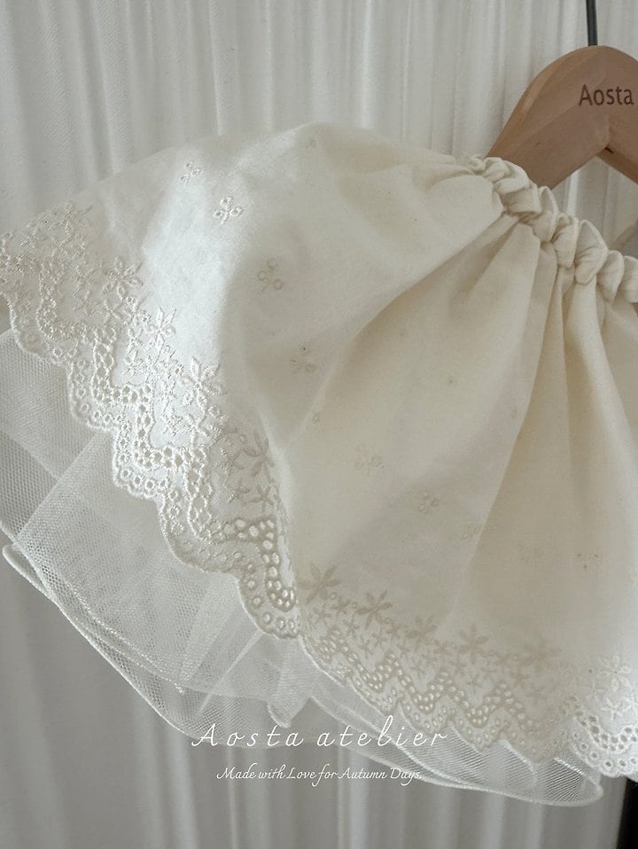 lace skirt