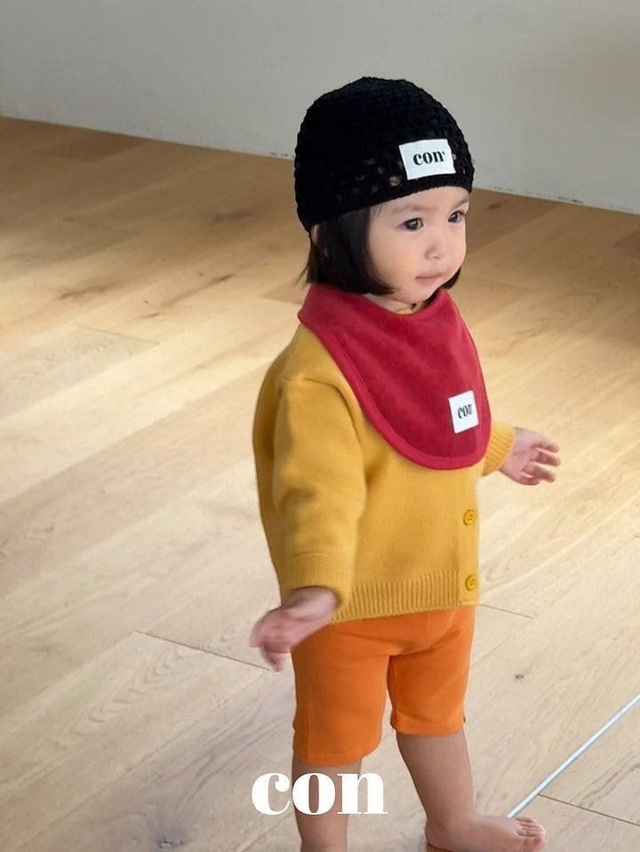 con beanie