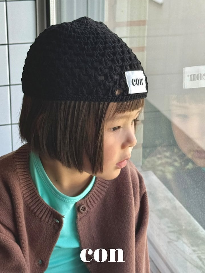 con beanie
