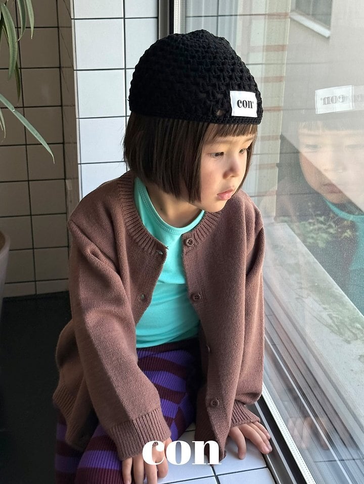 con beanie