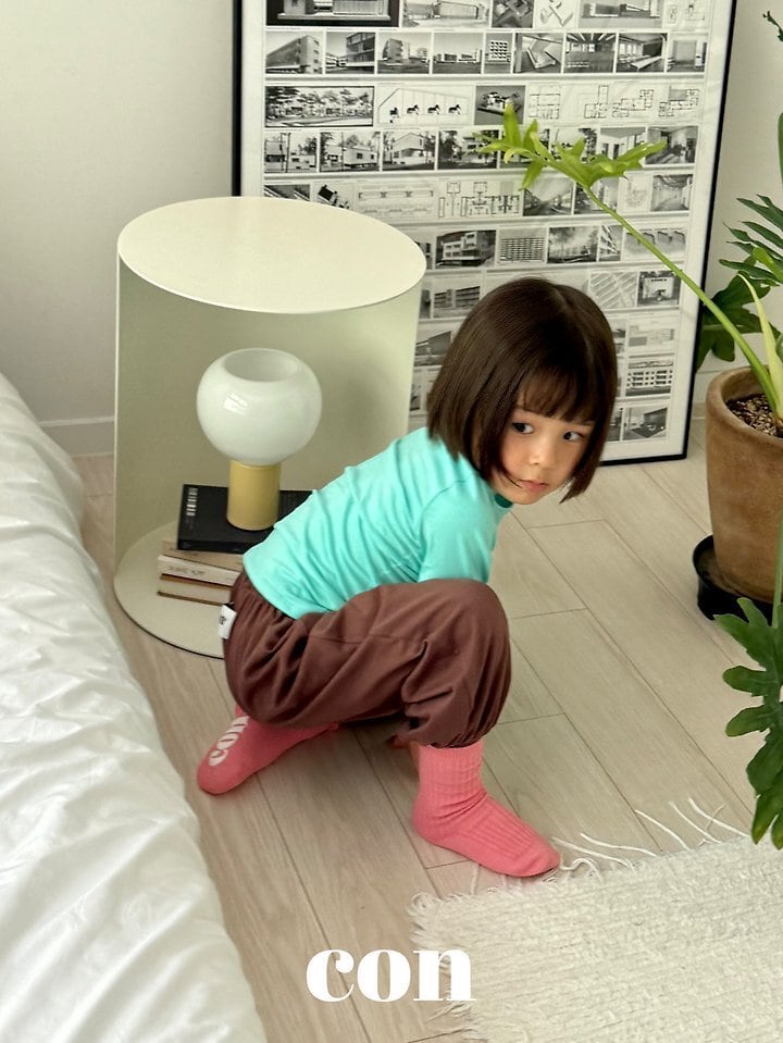 con volume jogger pants