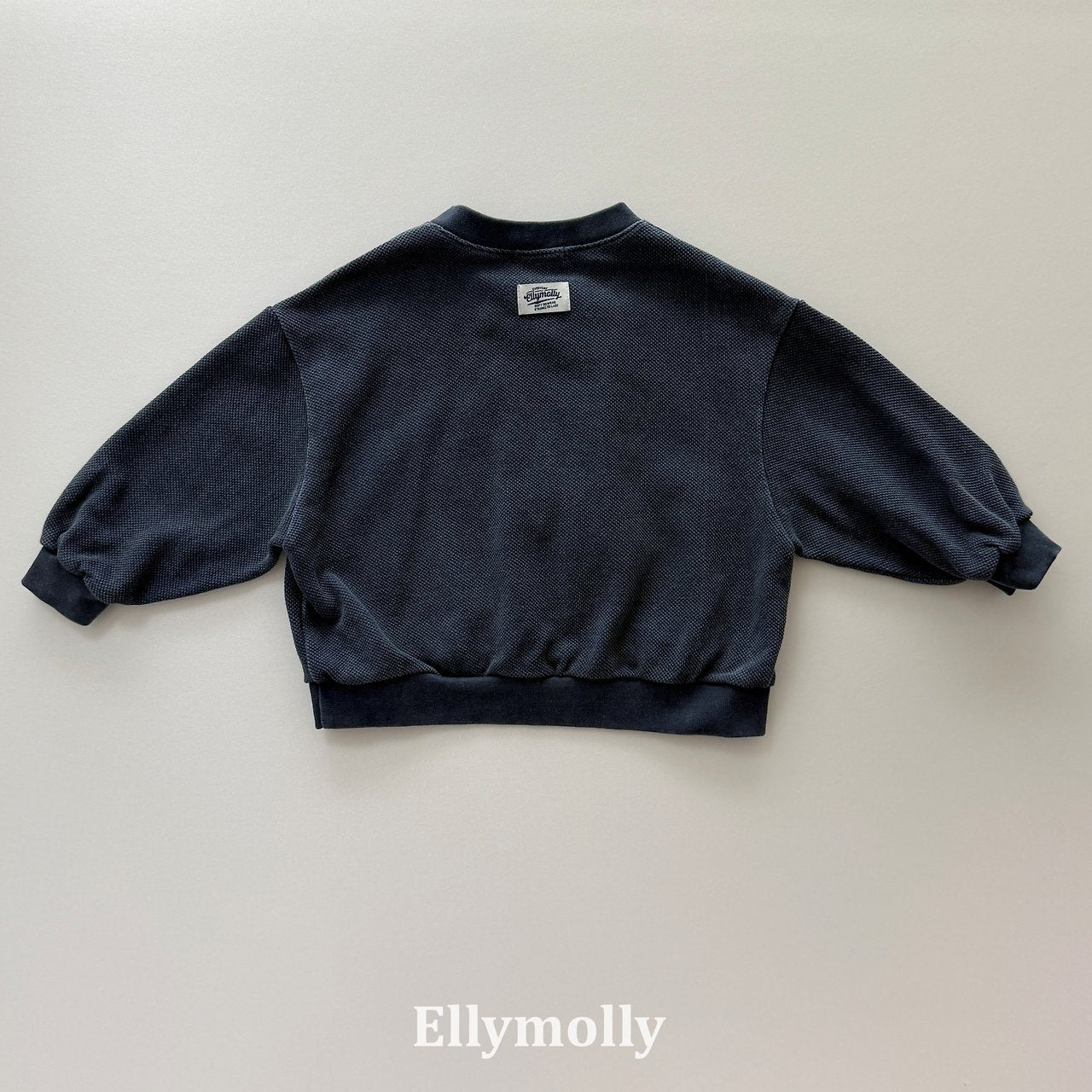 Elly Molly Slit Opening Sweatshirt