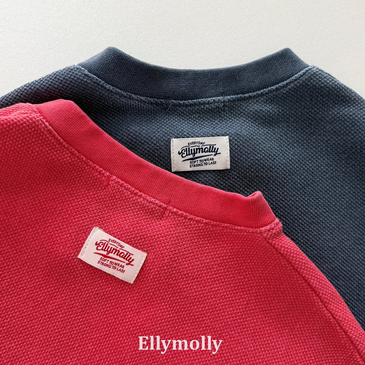 Elly Molly Slit Opening Sweatshirt