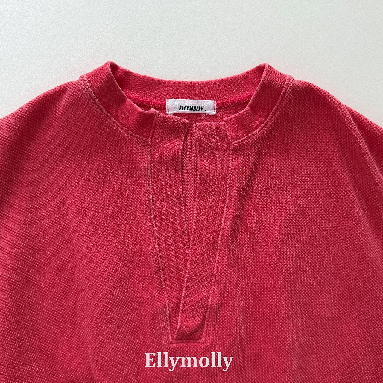 Elly Molly Slit Opening Sweatshirt
