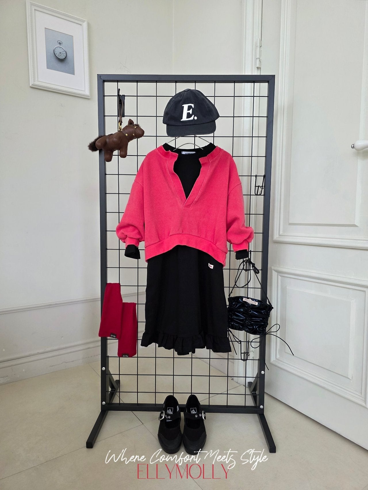 Elly Molly Slit Opening Sweatshirt