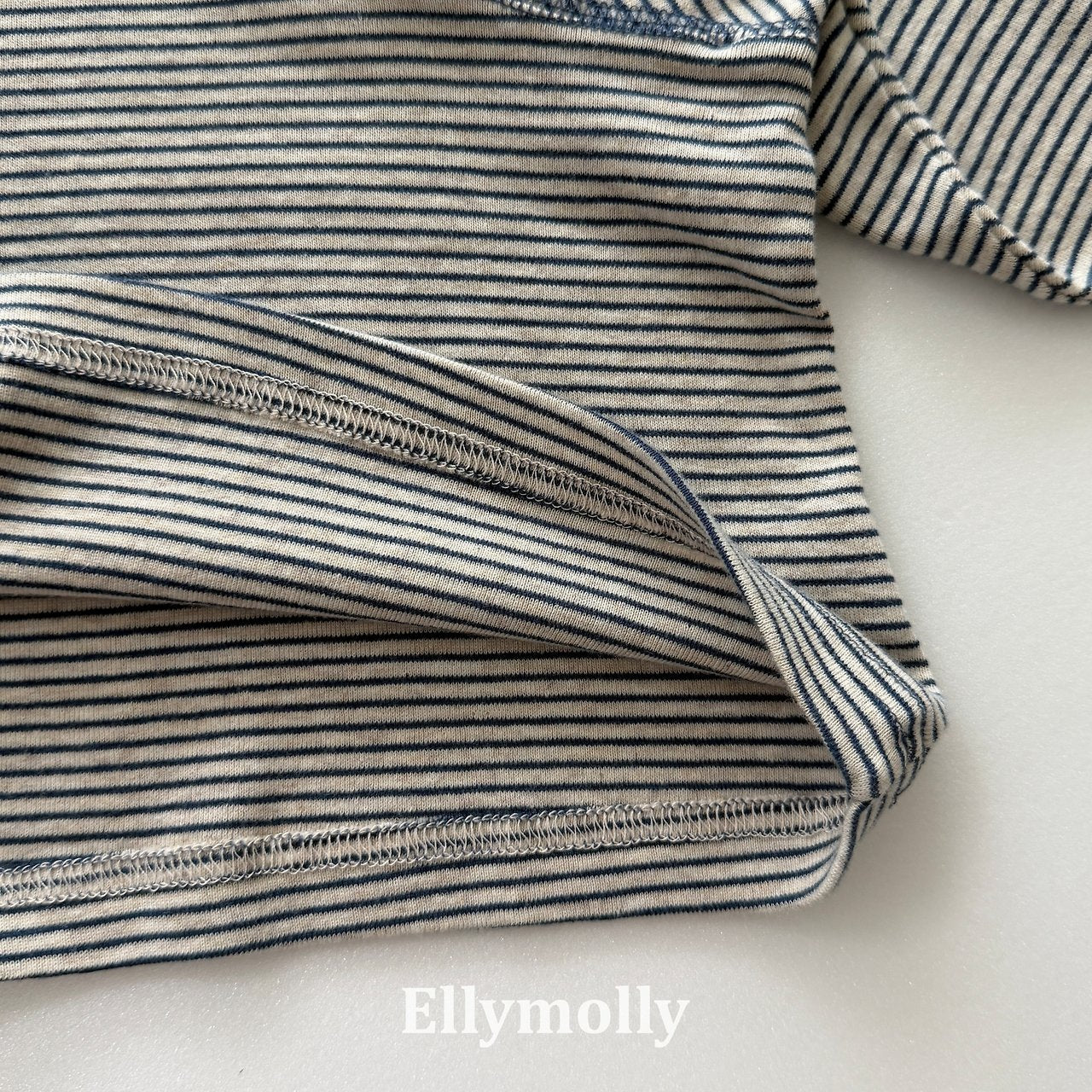 Elly Molly Worth It Chain Tee