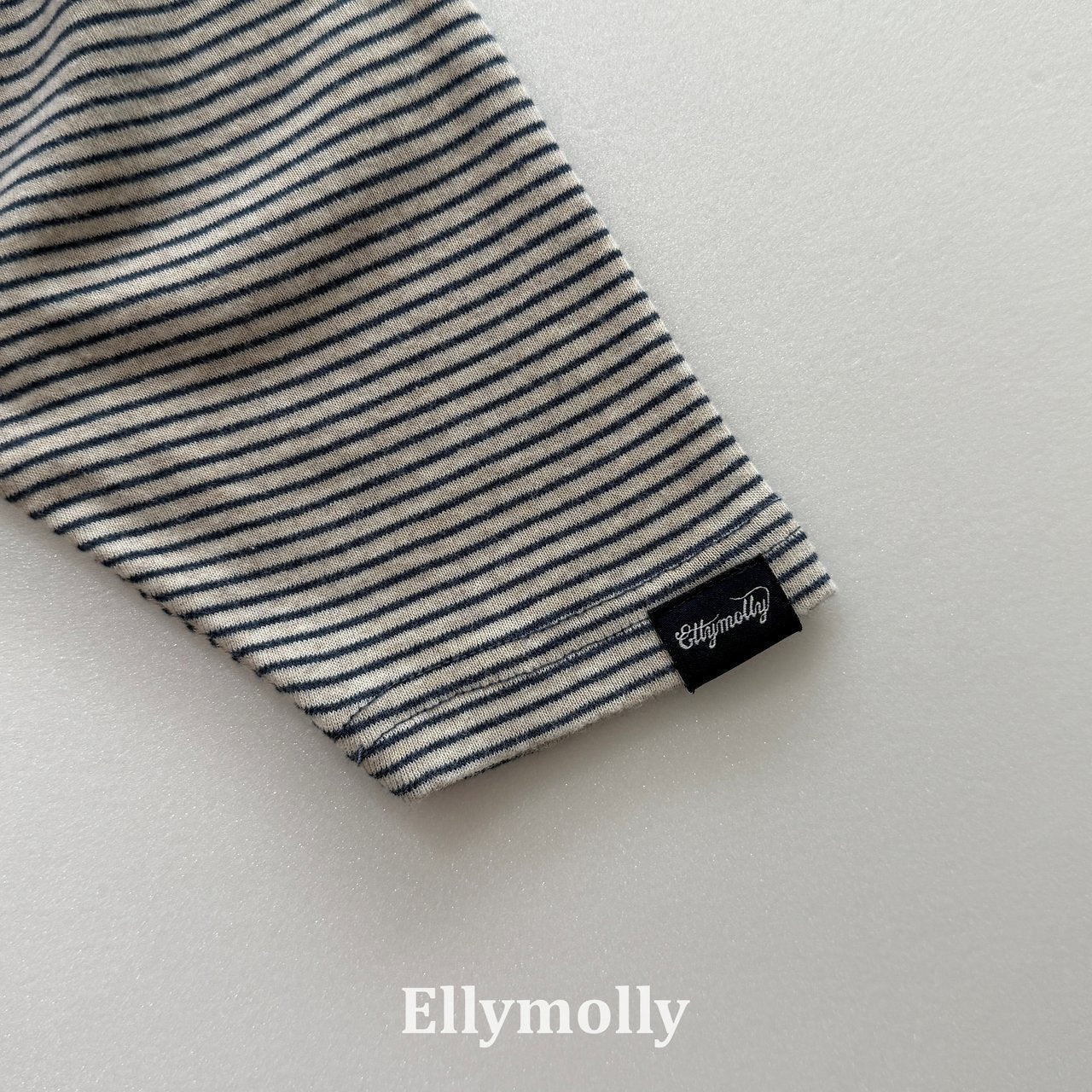 Elly Molly Worth It Chain Tee