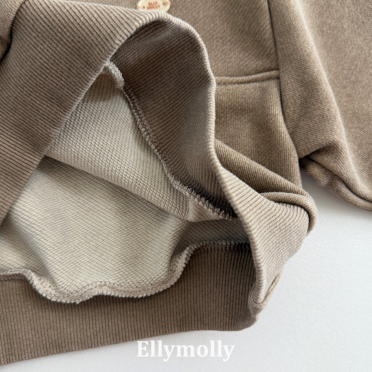 Elly Molly Arch Pigment Half Zip-up