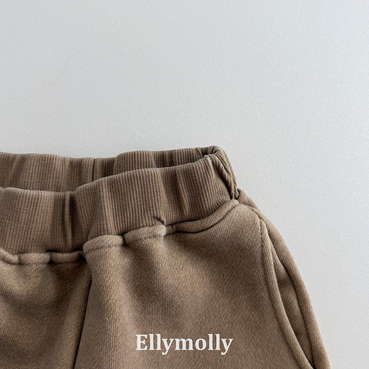 Elly Molly Arch Pigment Shorts