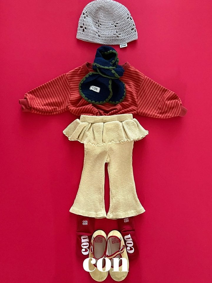 con frill pants