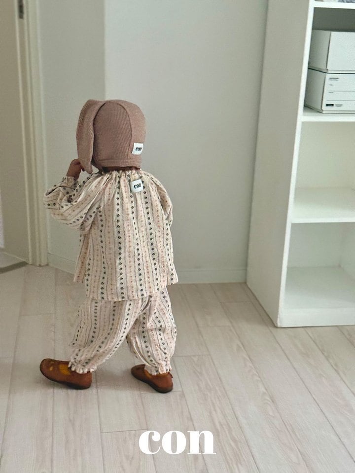 con mellow blouse