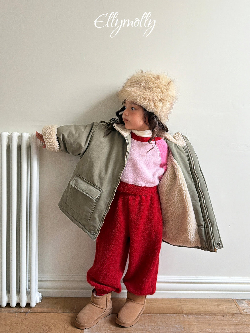 Elly Molly Sweet Muffin Raglan Sweatshirt