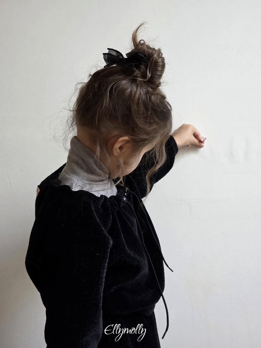 Elly Molly Lua String Sweat