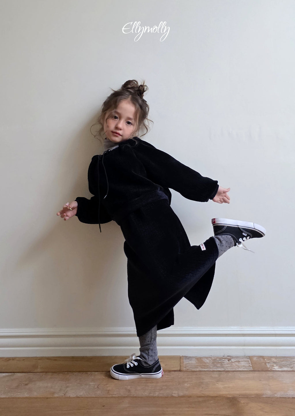 Elly Molly Lua String Sweat