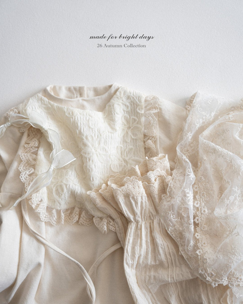anggo Eyelet Lace Muffler