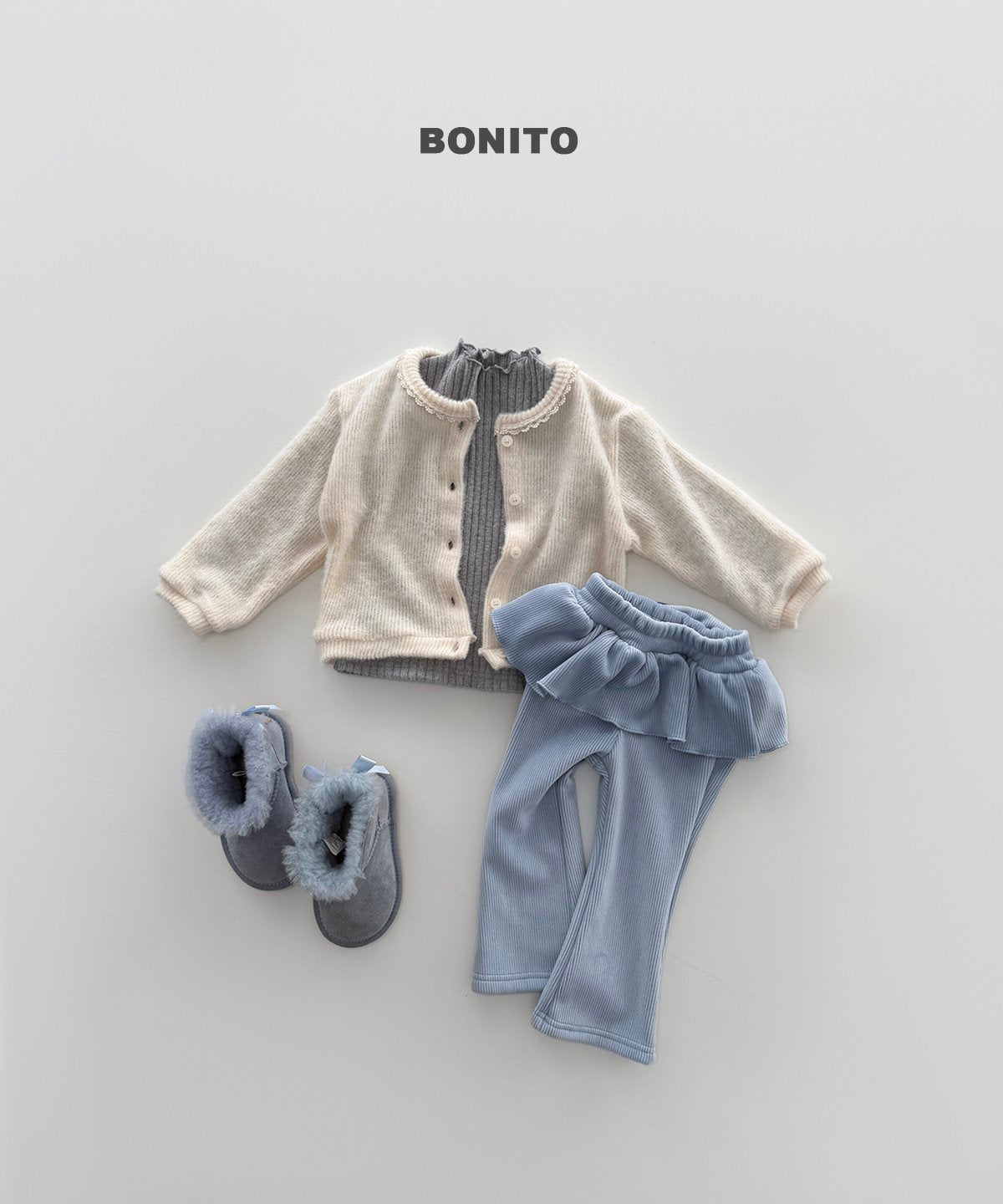 bonito ベロア フリルブーツカットパンツ