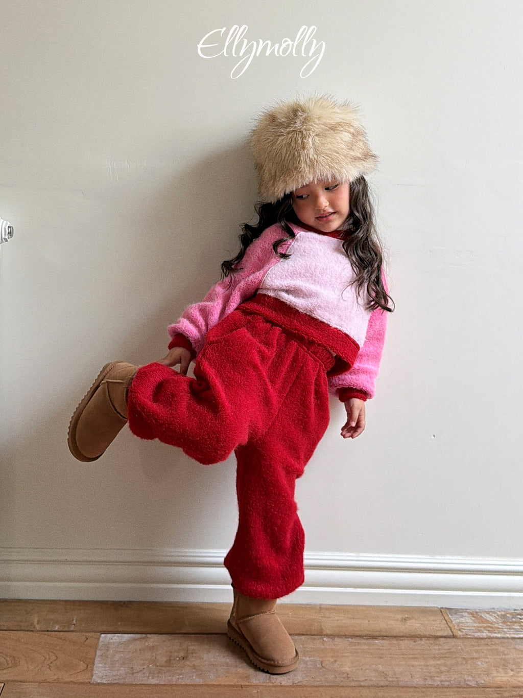 Elly Molly Sweet Muffin Raglan Sweatshirt
