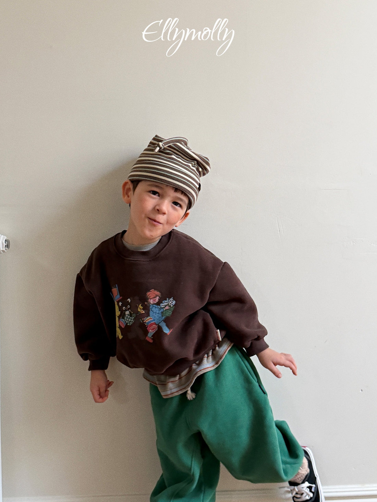 Elly Molly Market Friends Sweatshirt