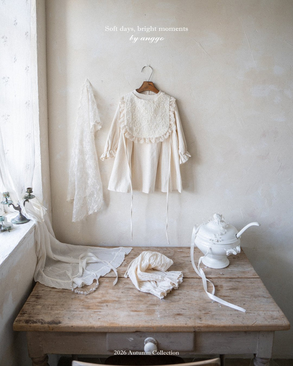 anggo Eyelet Lace Muffler