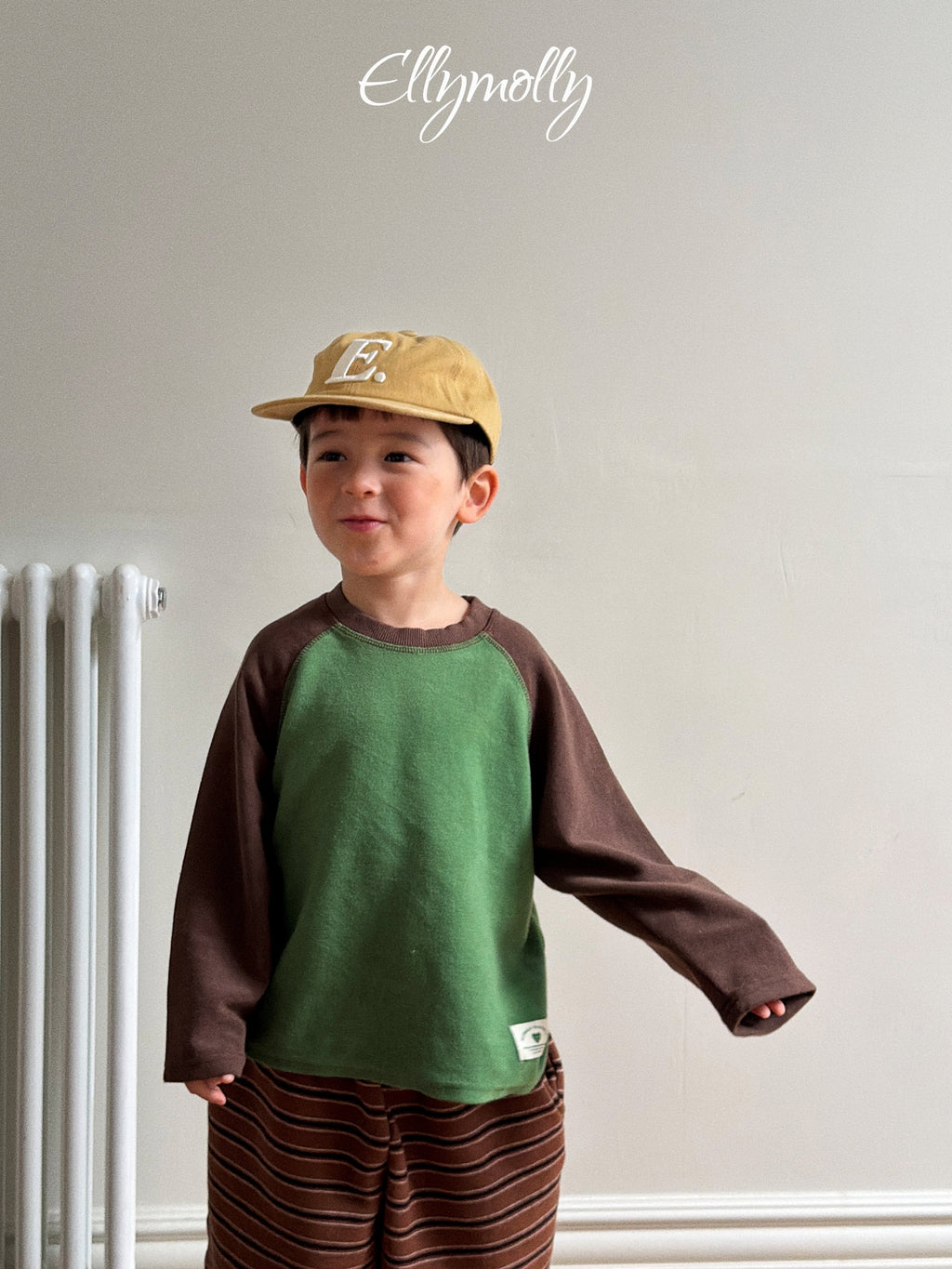 Elly Molly Raon Contrast Raglan Tee