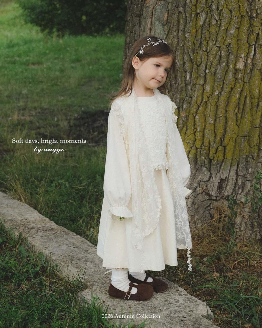 anggo Eyelet Lace Muffler
