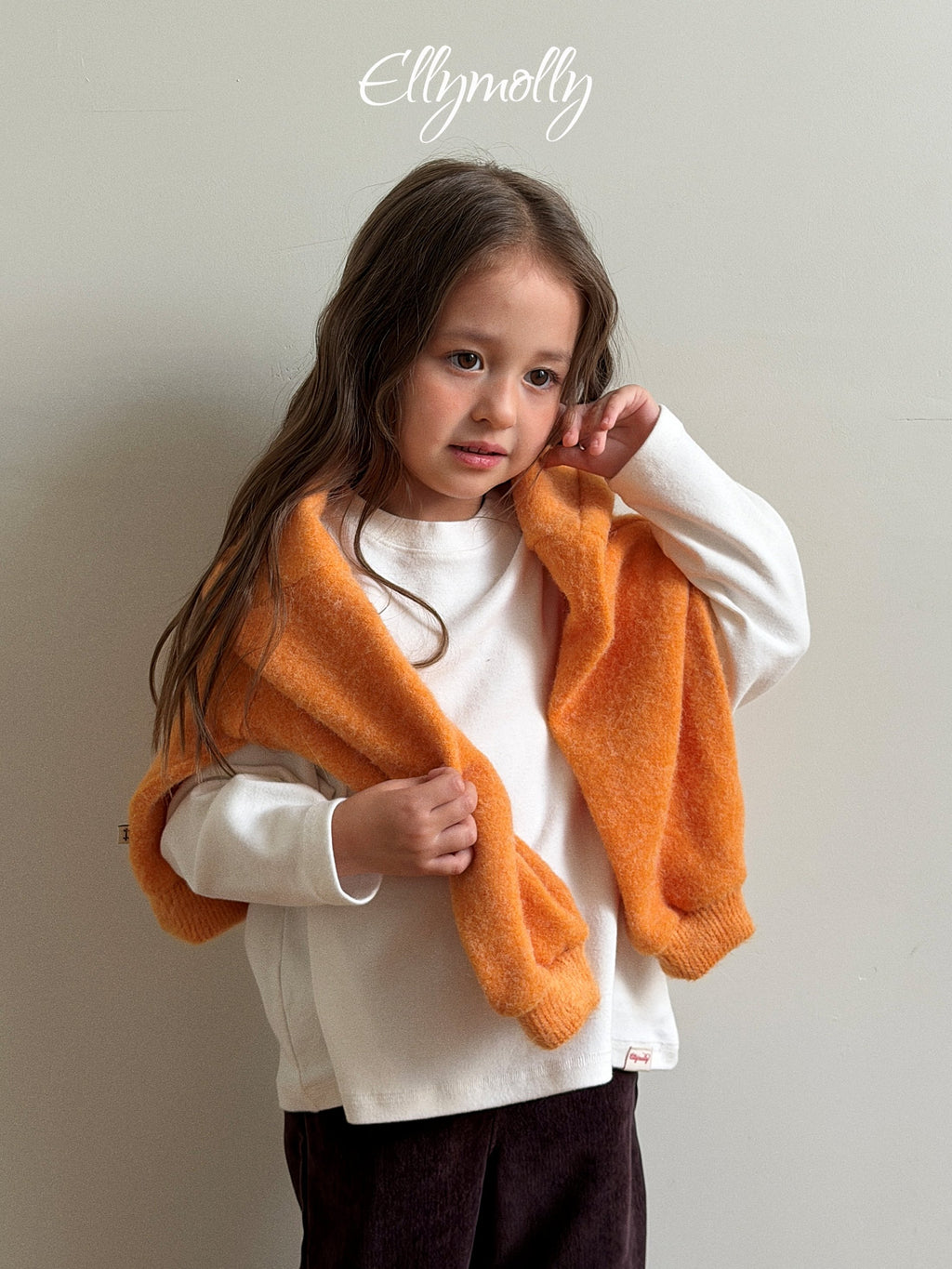 Elly Molly Chicago Brushed V-neck