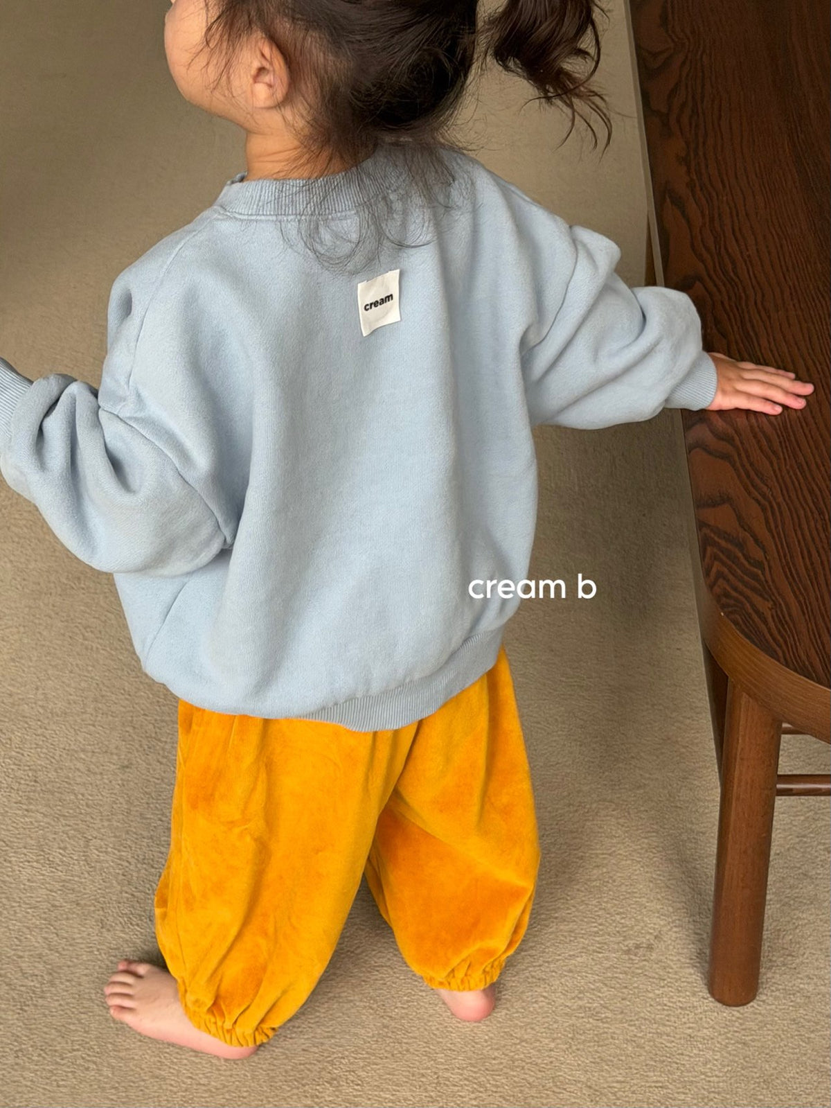 Creambbang Chocolat Brushed Sweatshirt