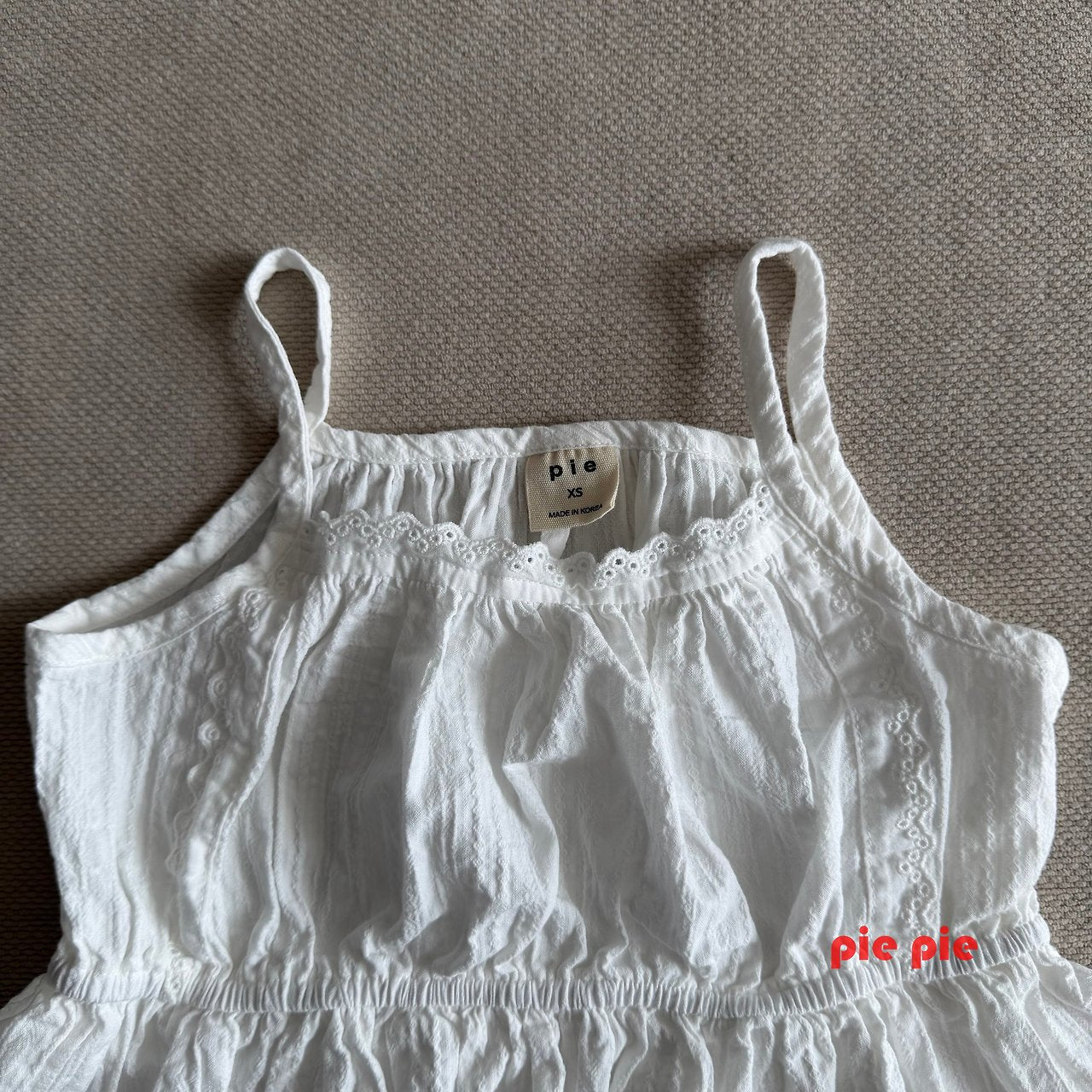 pie Eily Bustier