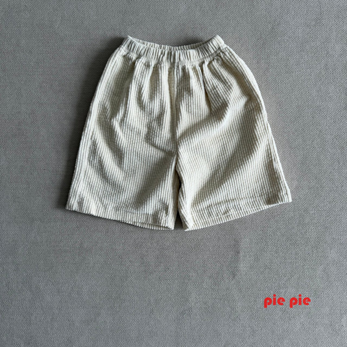 pie Embo Corduroy Bermuda