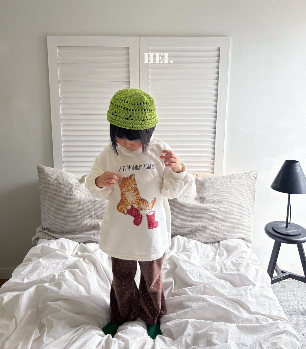 Hei Meow Long Tee