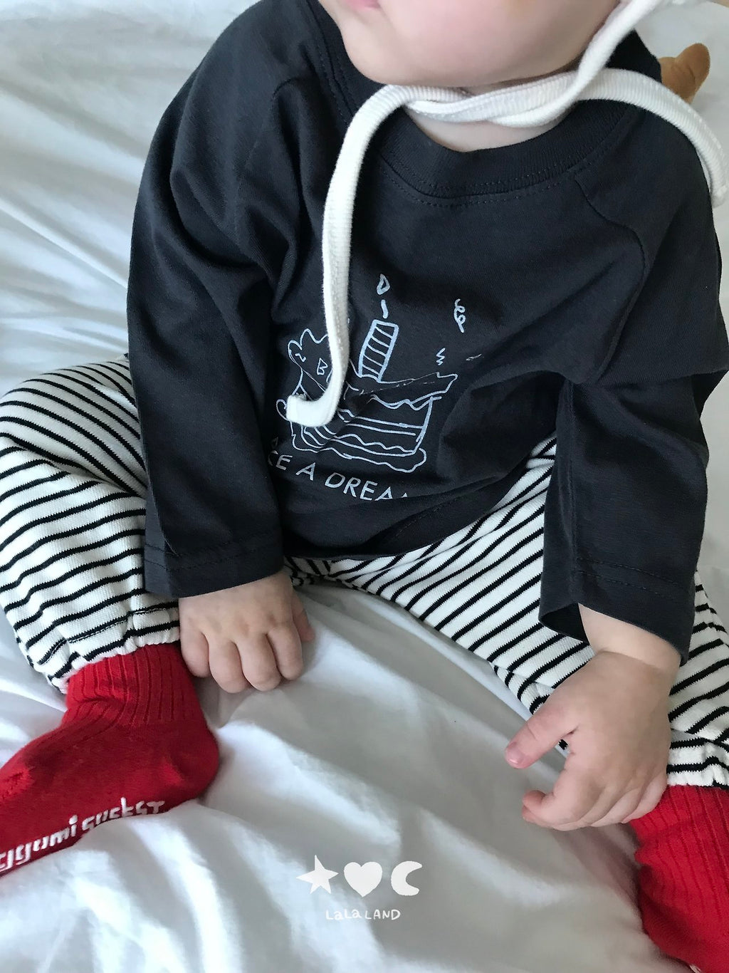 Lalaland Happy Raglan Tee