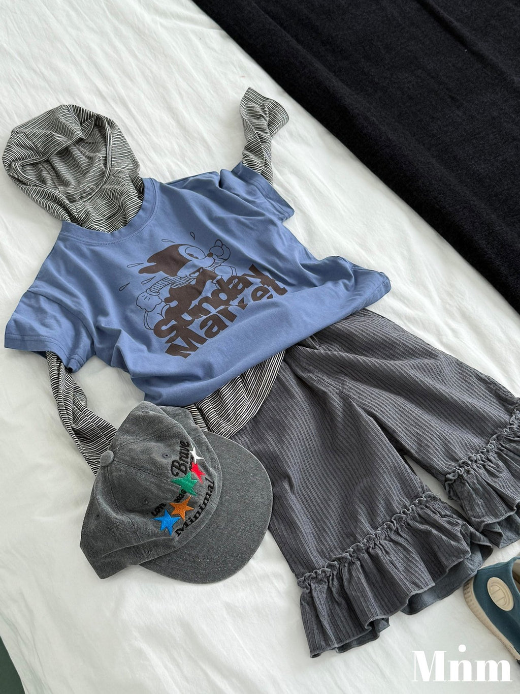 Minimal Sunday Short Sleeve Tee