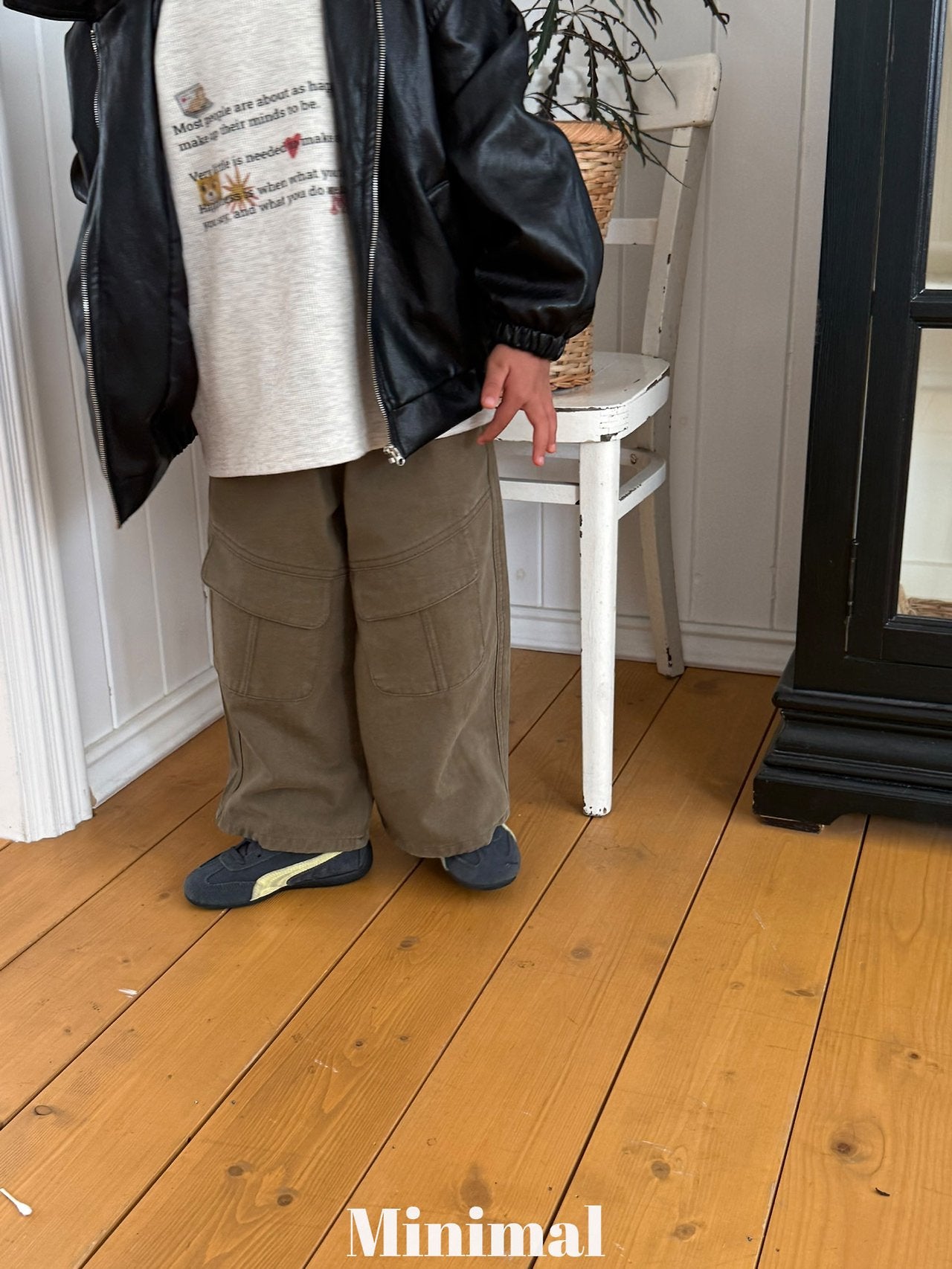Minimal Groove Cargo Pants