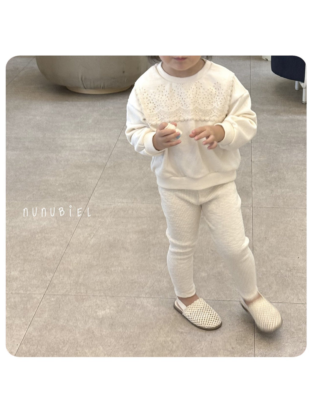 Nunu Biel Lace Sweatshirt 11