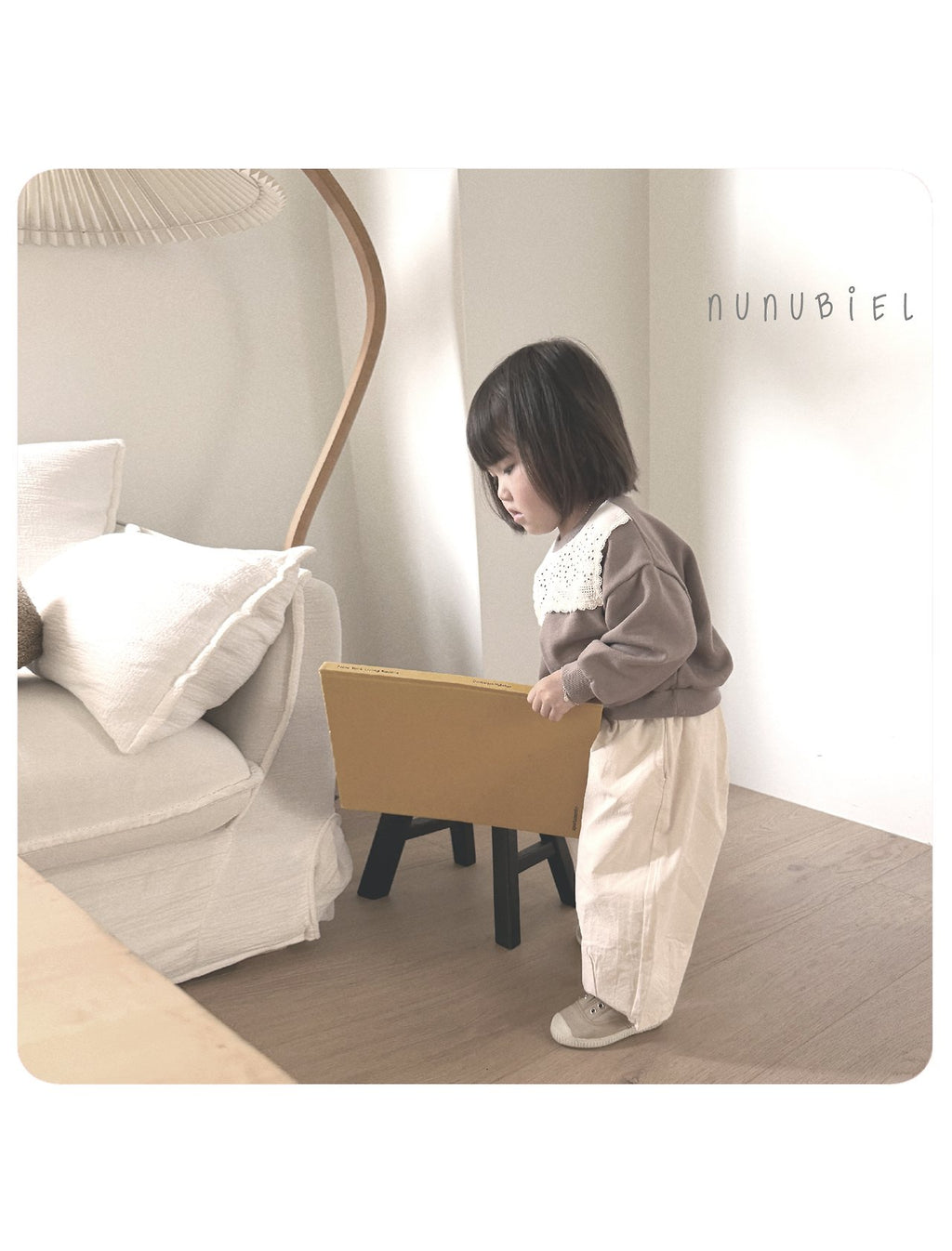 Nunu Biel Lace Sweatshirt 17