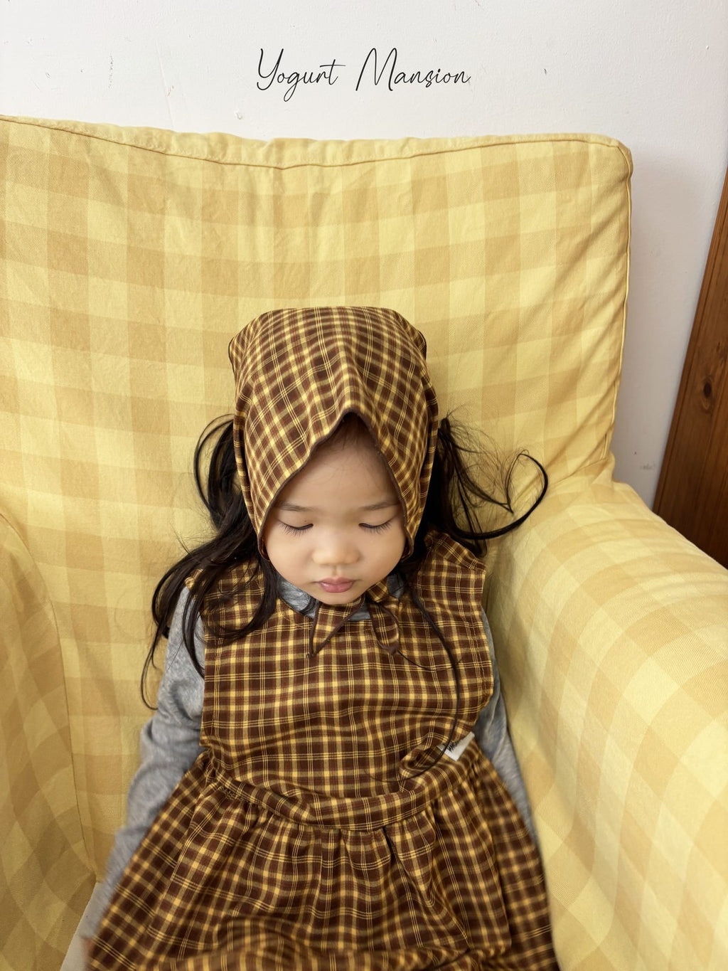 Yogurt Mansion Yomi Scarf