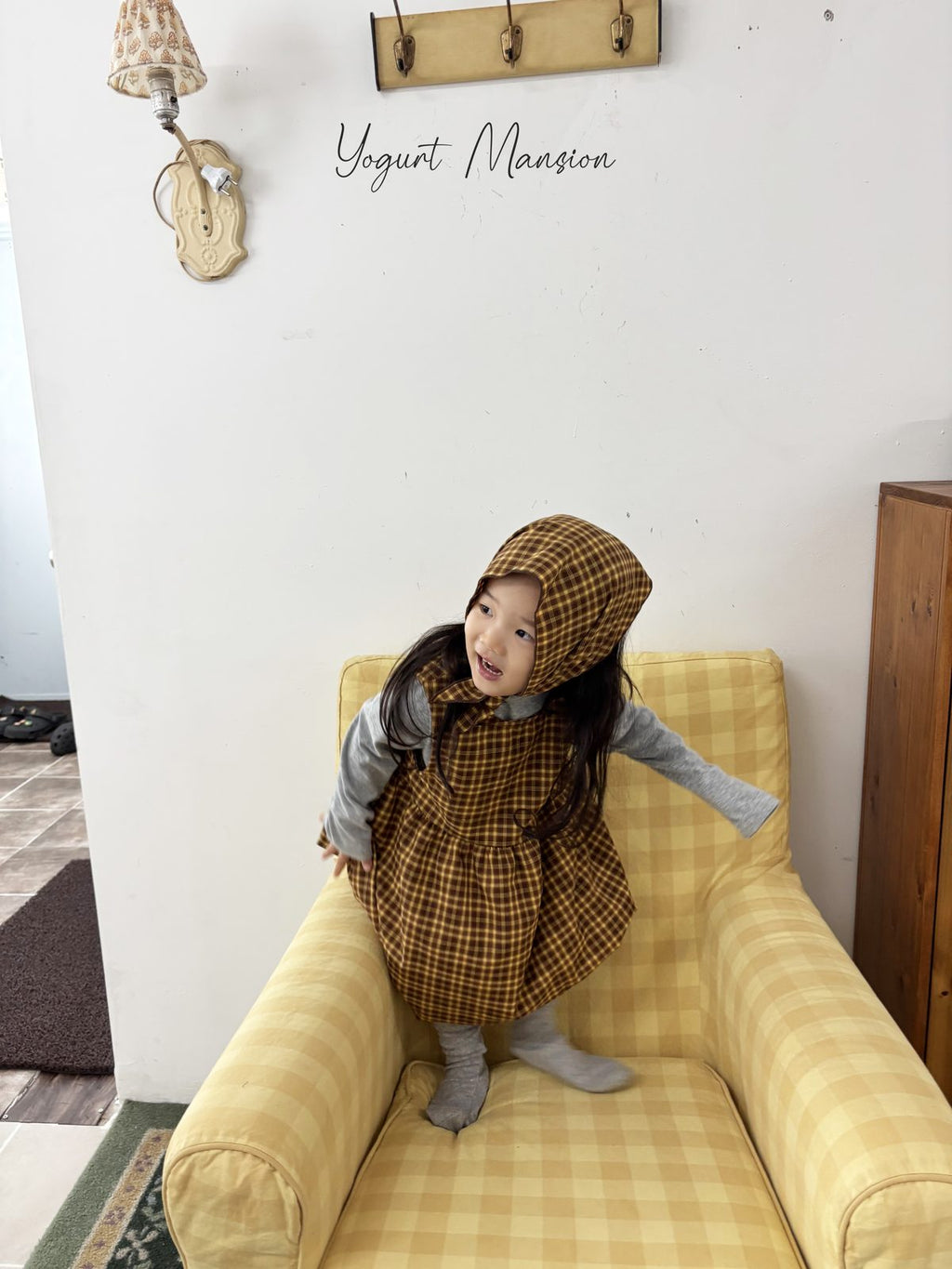 Yogurt Mansion Yomi Scarf